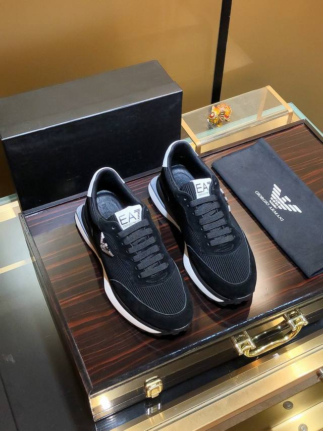 商品名称：Armani 阿玛尼 正规码数: 38-44 休闲鞋 商品材料：精选 牛皮鞋面，柔软羊皮垫脚；原厂特供大底。